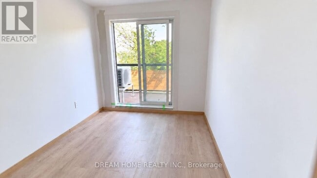 Building Photo - 3427 Sheppard Ave E