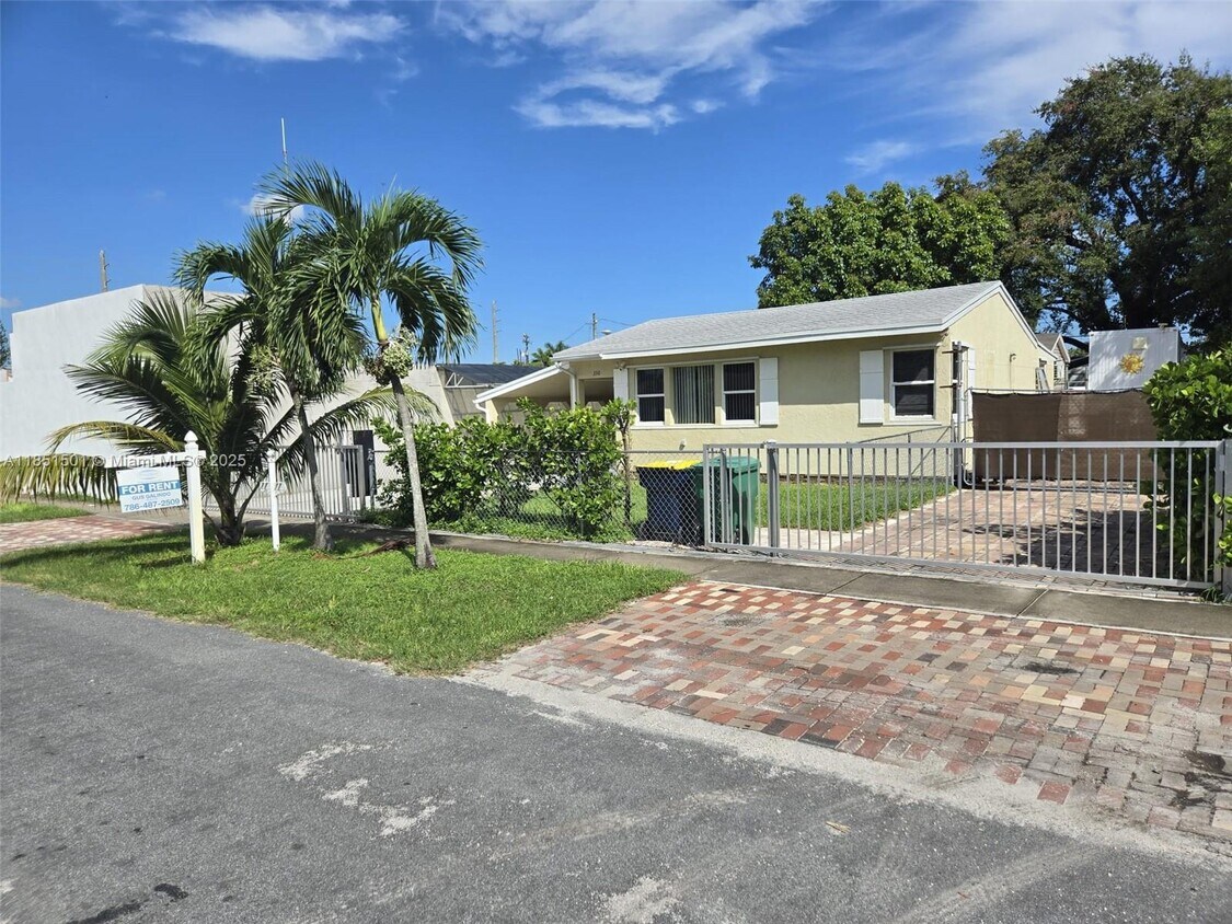 Foto principal - 330 SW 13th St