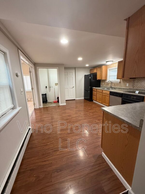 Foto del edificio - 5 Lansing Rd