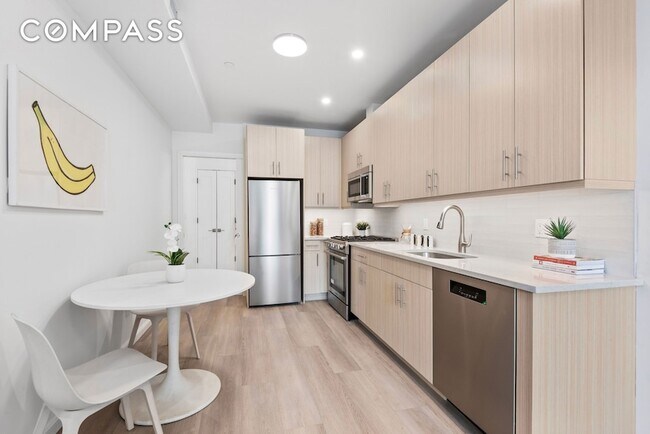 Foto del edificio - 1 Lenox Rd