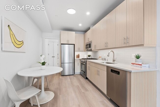 Building Photo - 1 Lenox Rd