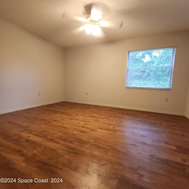 Foto del edificio - 3147 Dunhill Dr