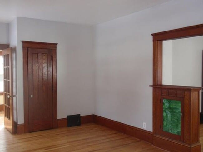 Building Photo - 410 Orange St