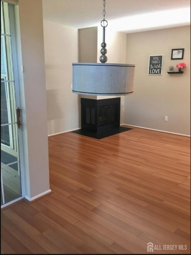 Foto del edificio - 3081 Cypress Ct