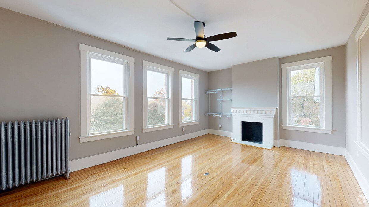 Photo - Lincoln Real Estate-Undergrad/Grad Housing Apartments