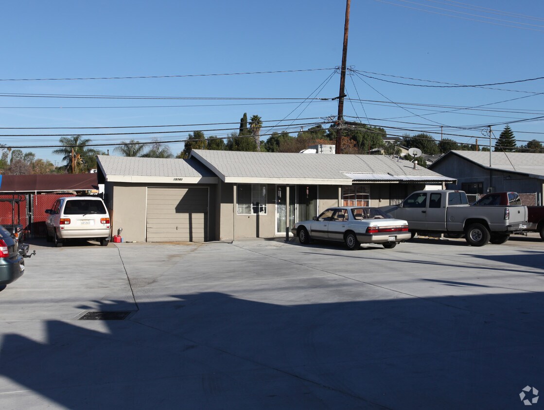Foto del edificio - 19737-19743 Valley Blvd
