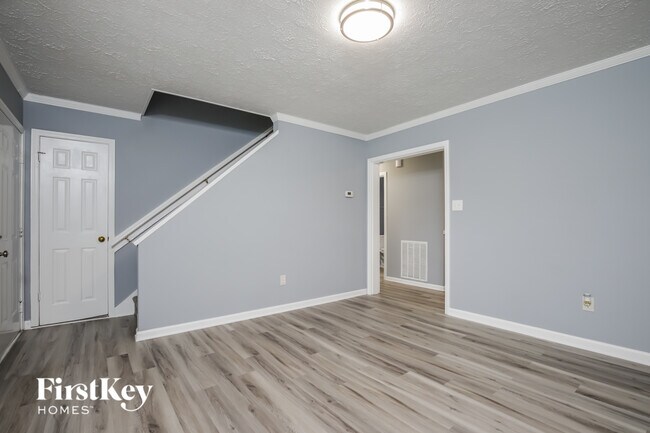 Building Photo - 3808 Spring Branch Dr