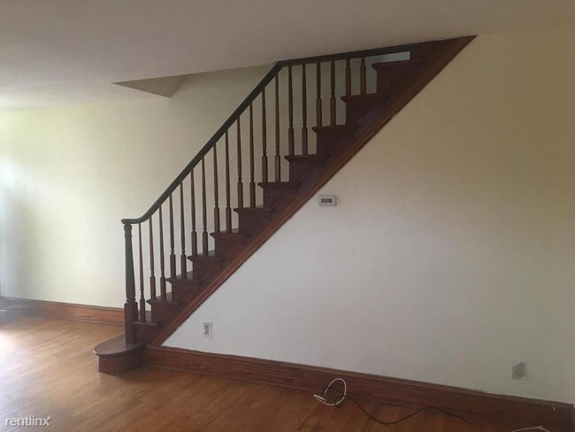 Foto del edificio - 3 br, 2 bath Townhome - 101 Normandy Rd