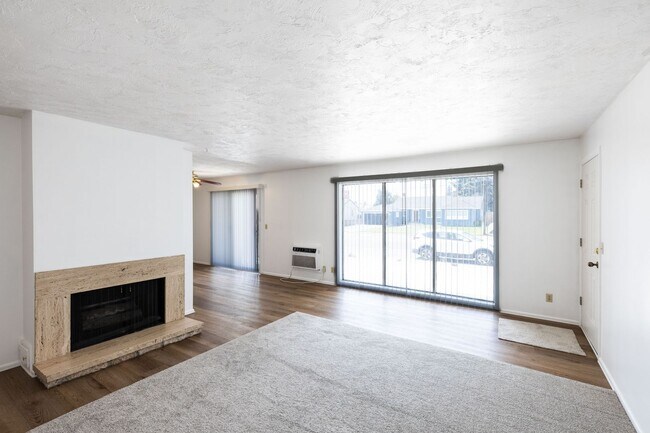 Foto del edificio - 716 Saturn Ave