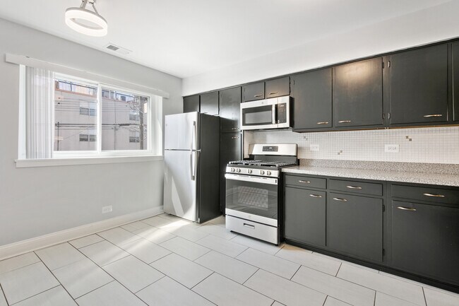 Foto del edificio - 2333 W Lunt Ave