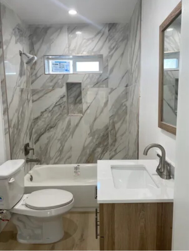 Foto del edificio - 10900 Lillian Ln