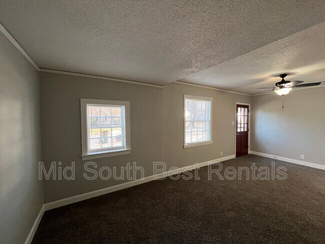 Building Photo - 3144 Lamphier Ave