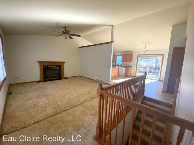 Foto del edificio - 3 br, 3 bath House - 3211 Woodside Terrace