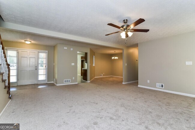 Building Photo - 130 Bloomfield Dr