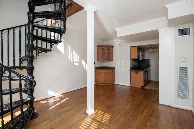 Building Photo - 1754 Corcoran St NW