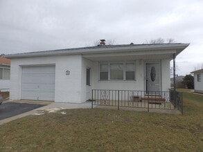 Building Photo - 25 Hyannis St