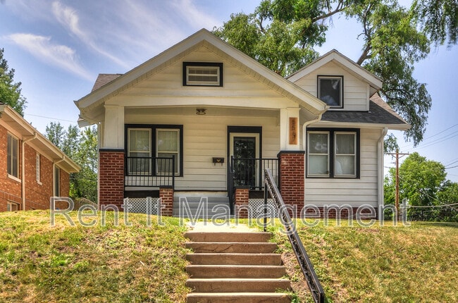 Building Photo - 5567 Mason St