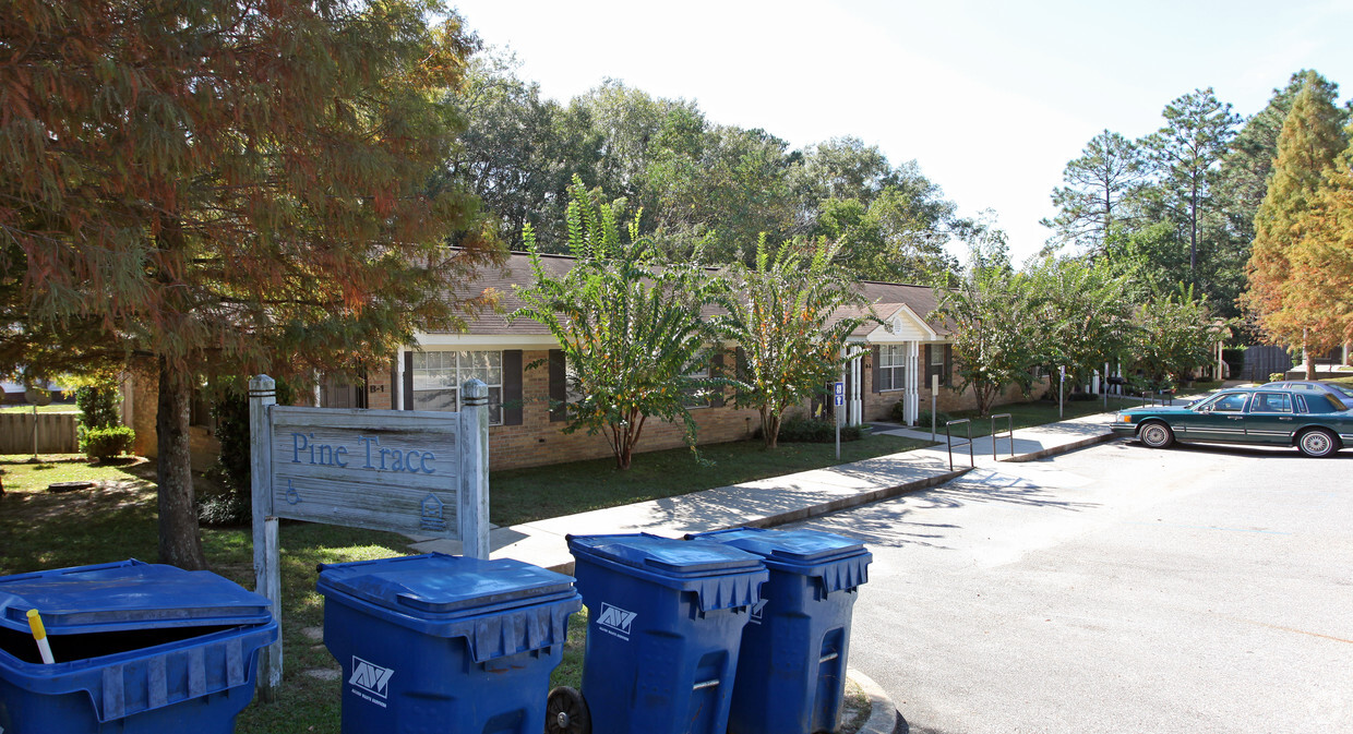 Building Photo - Pine Trace Apartments