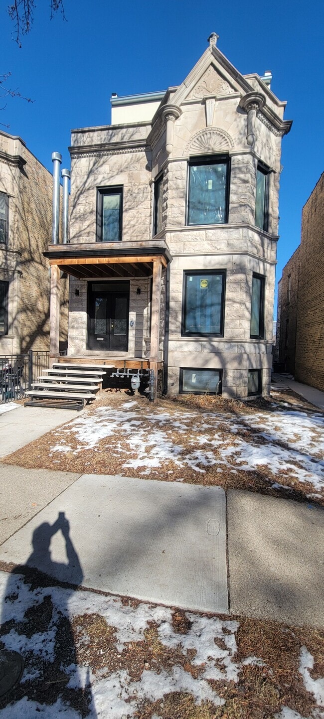 Building Photo - 1230 W Newport Ave