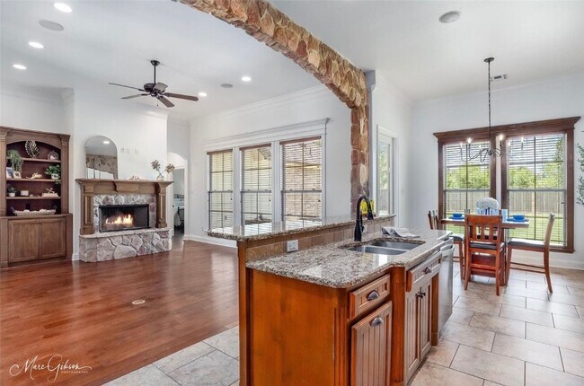 Foto del edificio - Must See! Welcoming Home In Turtle Creek S...