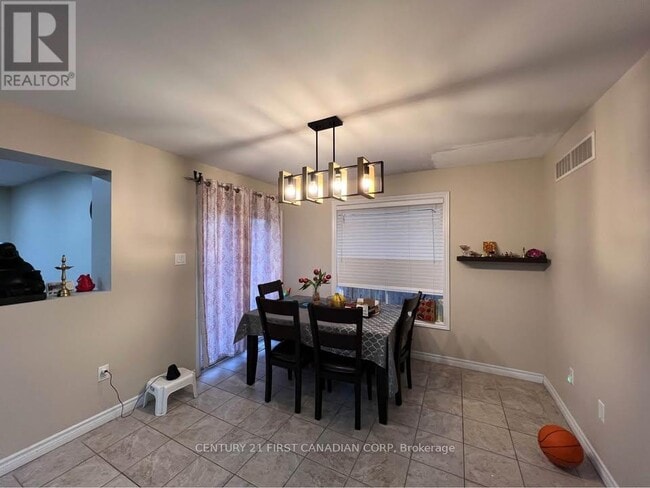 Building Photo - 2317 Yellowbirch Way