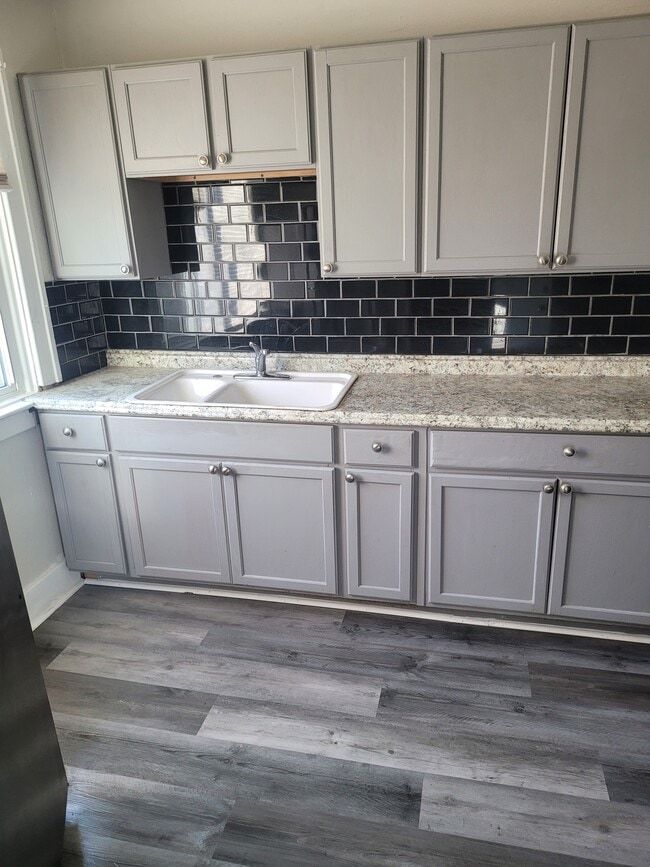 Foto del edificio - 15849 Indiana St