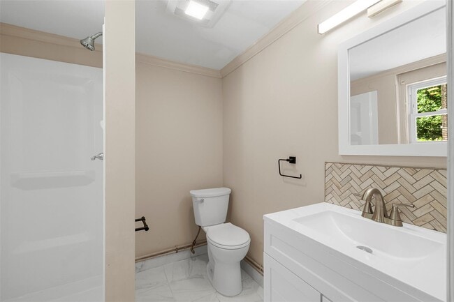 Building Photo - 135 3rd St