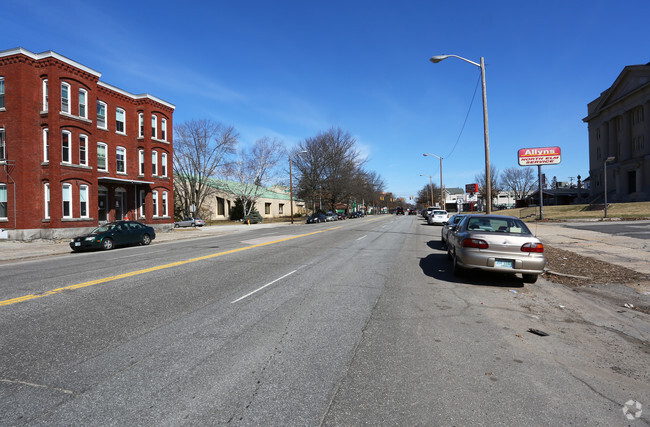 Building Photo - Elm Street Apartments