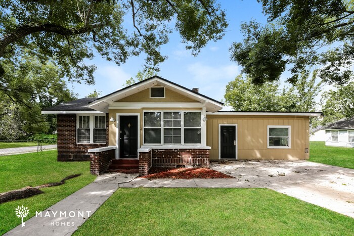 Foto principal - 3451 Glen St