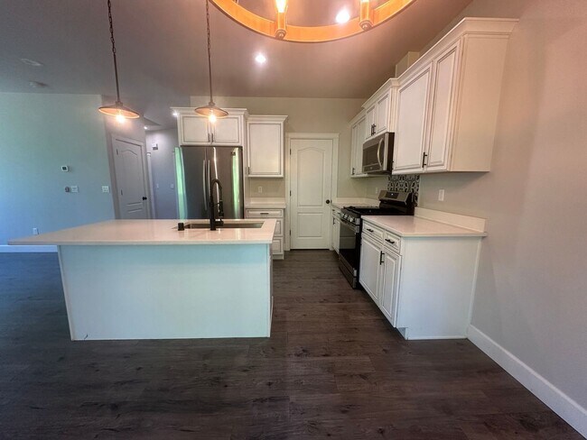 Foto del edificio - 6585 Beverly Hills Cir