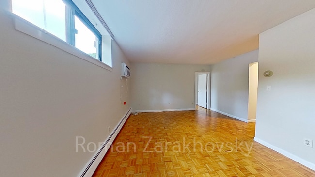 Building Photo - 95 Sutherland Rd