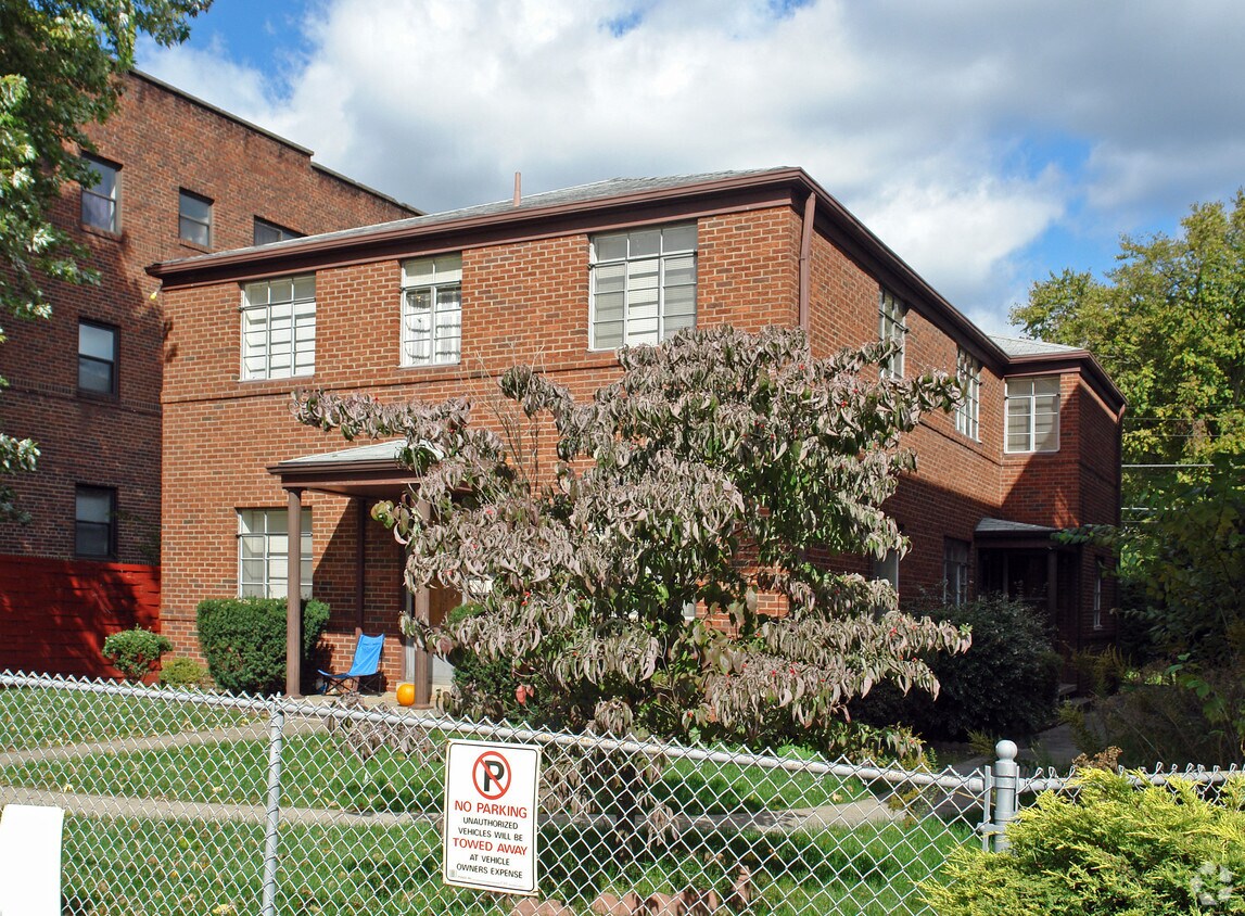 Foto del edificio - 3504 Staunton Ave SE