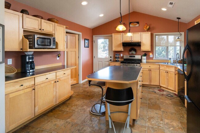 Foto del edificio - Beautiful Home in the Country with Views, ...