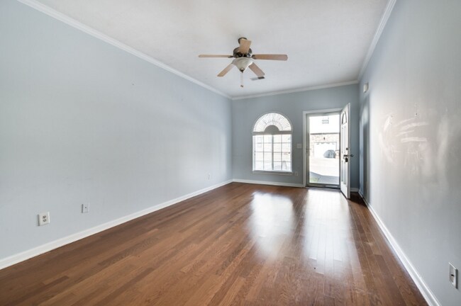 Foto del edificio - 756 Spence Enclave Ln