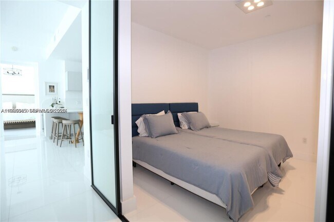 Foto del edificio - 16901 Collins Ave