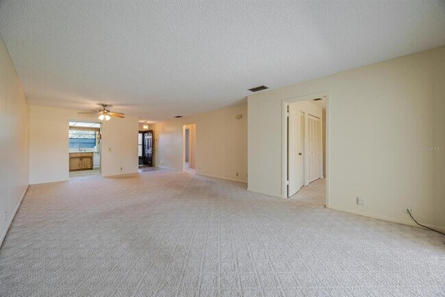 Foto del edificio - 2284 Firestone Pl