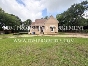 Building Photo - 1309 N Clay St