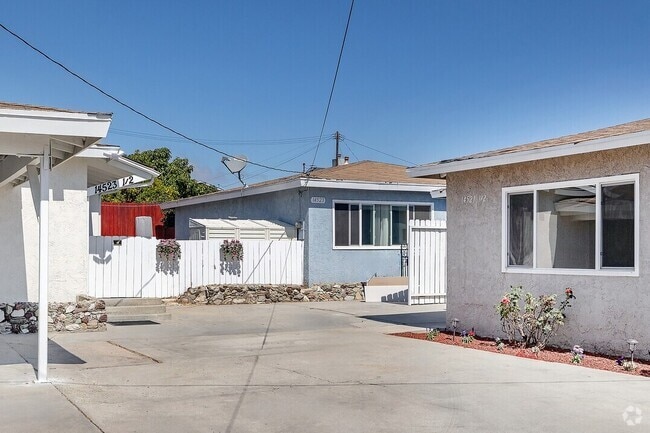 Building Photo - 14521 Firmona Ave