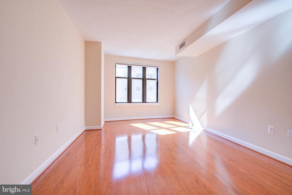 Primary Photo - 400 Massachusetts Ave NW