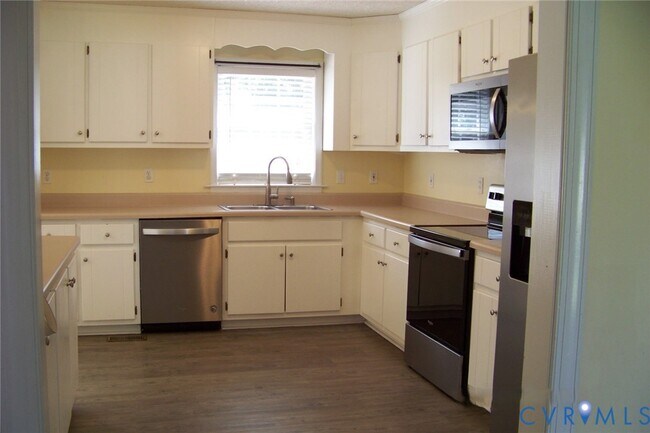 Foto del edificio - 22925 Pheasant Ct