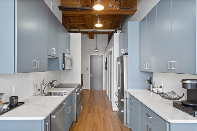 Building Photo - 63 Melcher St