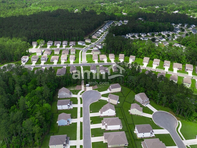 Building Photo - 622 W Lionel Rd