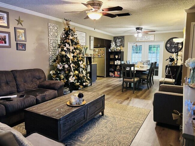 Foto del edificio - 1010 SW 83rd Ave
