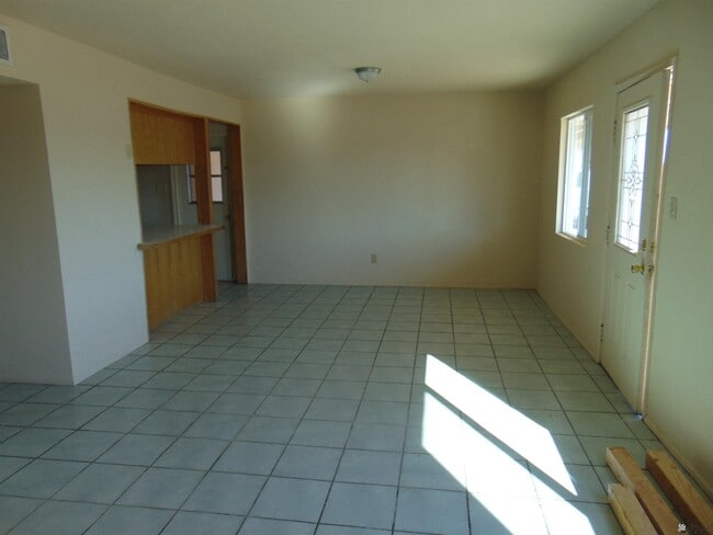 Foto del edificio - 2070 E La Mesa St