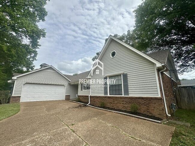 Foto del edificio - 2322 Bartlett Oaks Dr