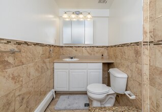 Interior Photo - Colonial Point Apartments