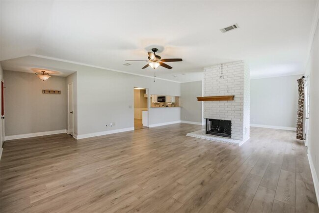 Foto del edificio - 2315 Cunningham Dr