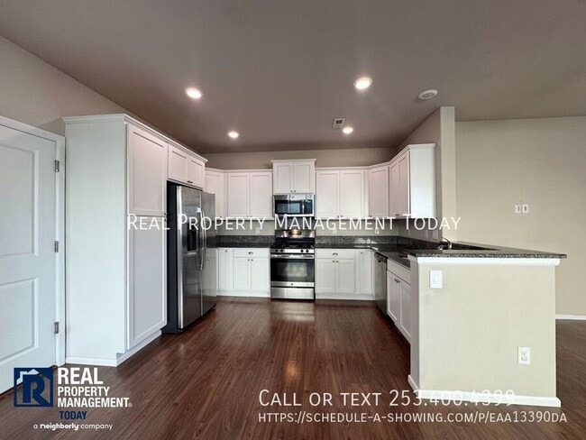 Building Photo - 3428 Hera St NE