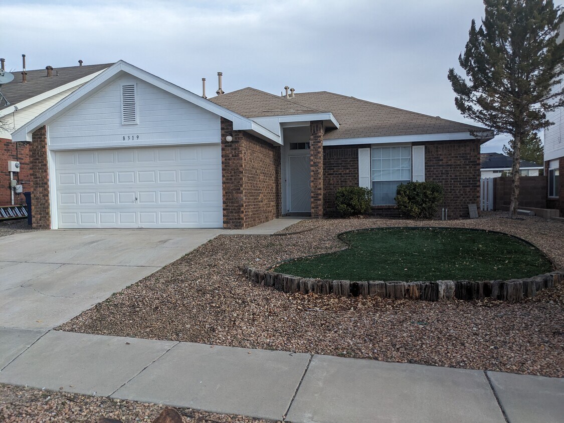 Foto del edificio - 8319 Gardenbrook Pl NW