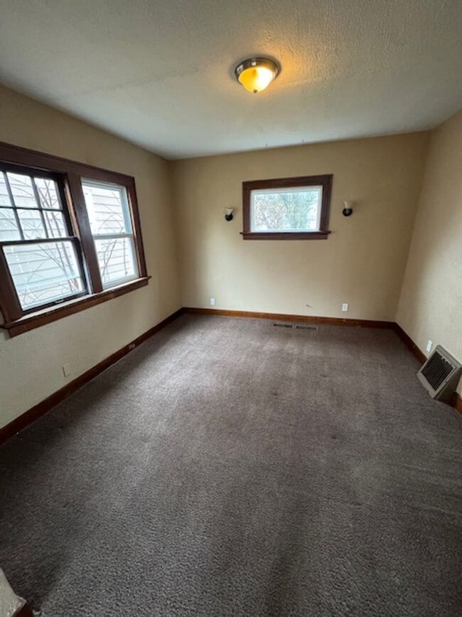 Building Photo - 4022 Weisser Park Ave